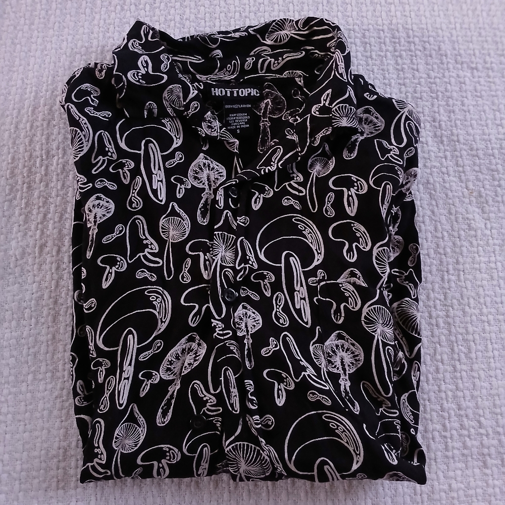 hot topic cottagecore whimsigoth dark grunge mushroom button up shirt small